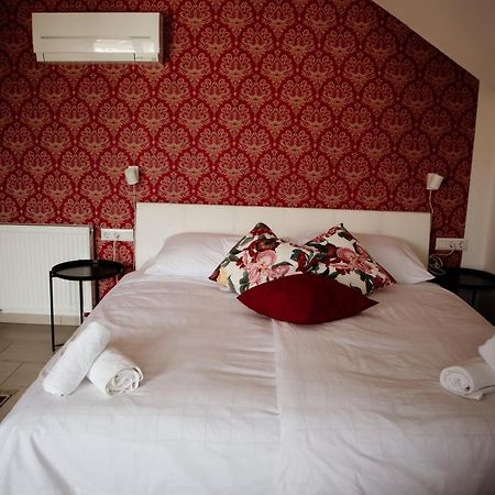 Sipos Borhaz Es Vendeghaz Hotel Badacsonyors ภายนอก รูปภาพ
