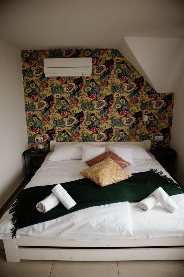 Sipos Borhaz Es Vendeghaz Hotel Badacsonyors ภายนอก รูปภาพ