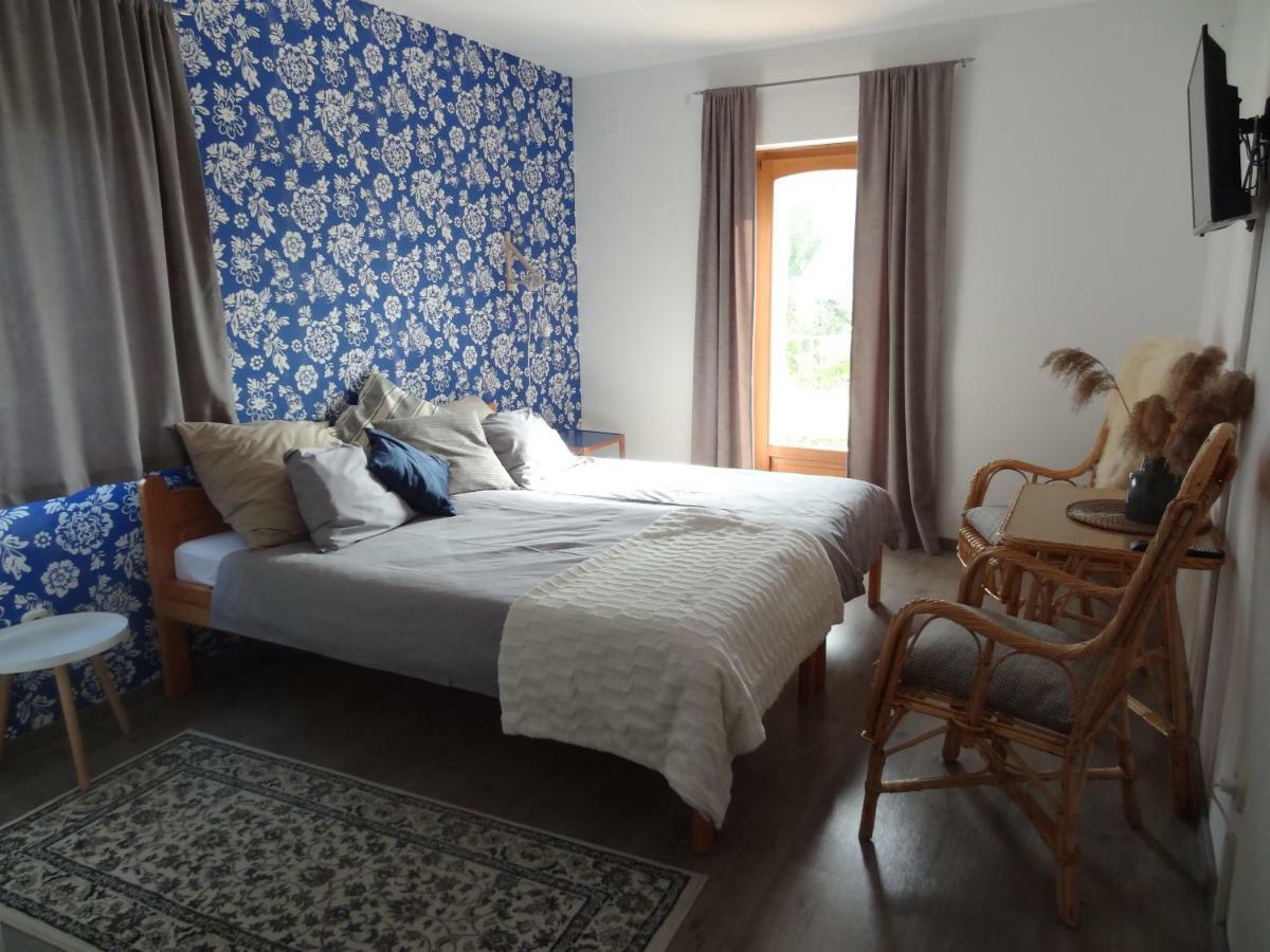 Sipos Borhaz Es Vendeghaz Hotel Badacsonyors ภายนอก รูปภาพ